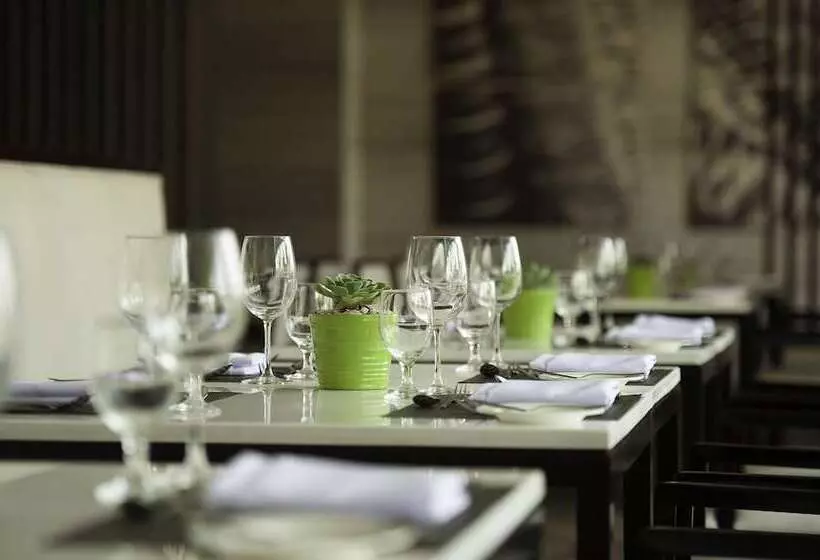 Отель Seda Abreeza