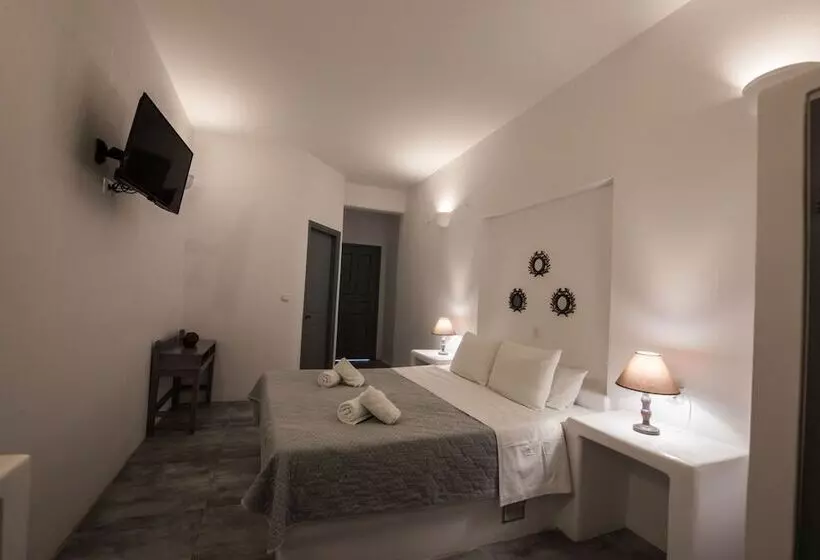 Ostria Studios & Apartments