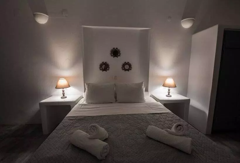 Ostria Studios & Apartments