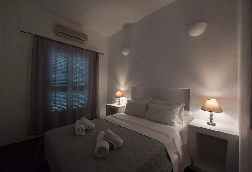 Ostria Studios & Apartments