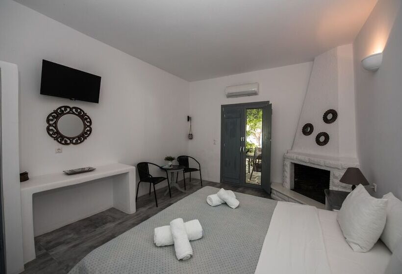 Ostria Studios & Apartments