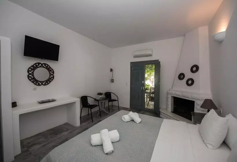 Ostria Studios & Apartments