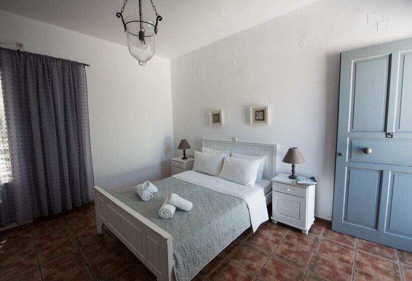 Ostria Studios & Apartments