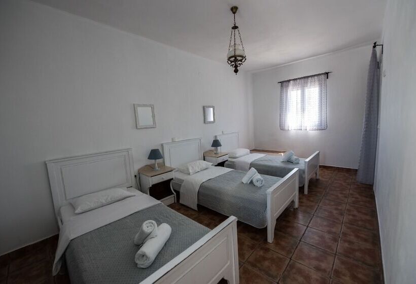 Ostria Studios & Apartments