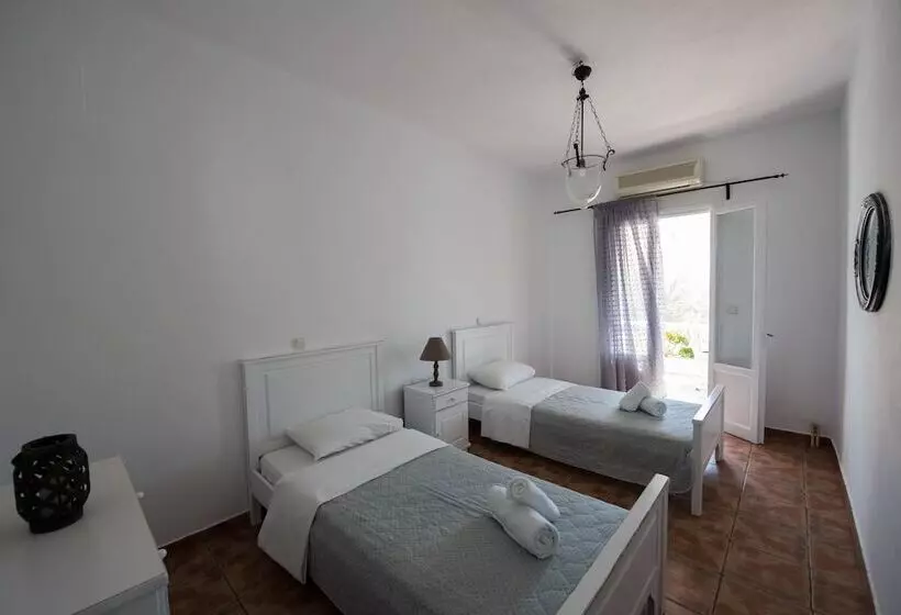 Ostria Studios & Apartments