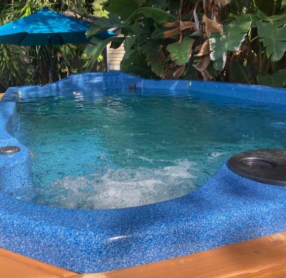 3gulls Inn Ozona Boutique Hotel Steps From Restaurants & Brewery Swimspa Pool Pet Friendly