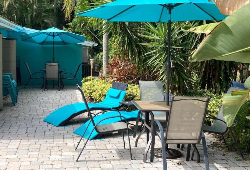 3gulls Inn Ozona Boutique Hotel Steps From Restaurants & Brewery Swimspa Pool Pet Friendly