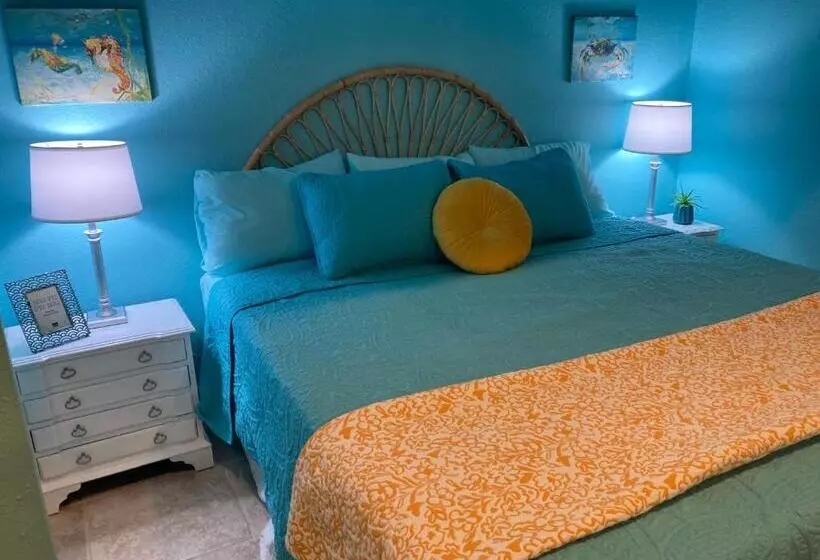 3gulls Inn Ozona Boutique Hotel Steps From Restaurants & Brewery Swimspa Pool Pet Friendly