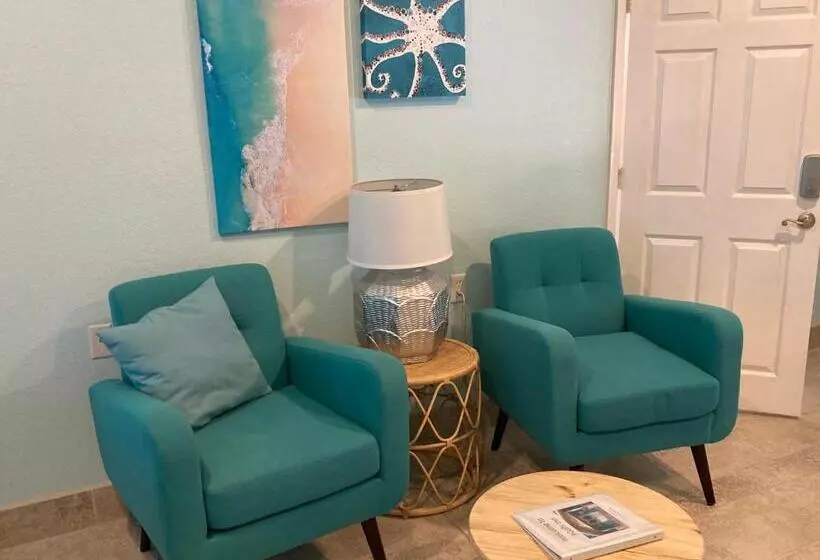 3gulls Inn Ozona Boutique Hotel Steps From Restaurants & Brewery Swimspa Pool Pet Friendly