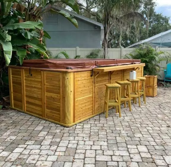 3gulls Inn Ozona Boutique Hotel Steps From Restaurants & Brewery Swimspa Pool Pet Friendly