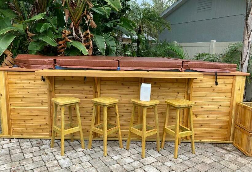 3gulls Inn Ozona Boutique Hotel Steps From Restaurants & Brewery Swimspa Pool Pet Friendly