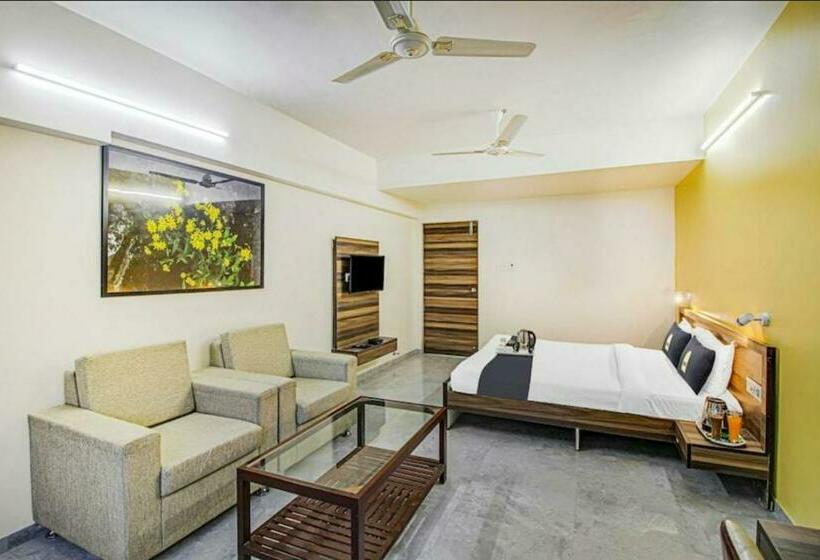 Hotel Treebo Trend The White Castle