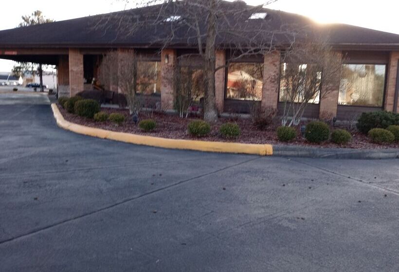 Отель New Martinsville Inn