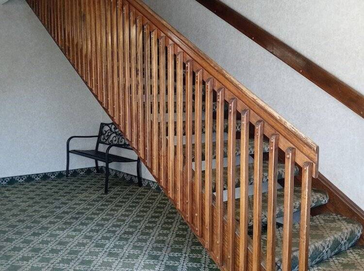 Отель New Martinsville Inn