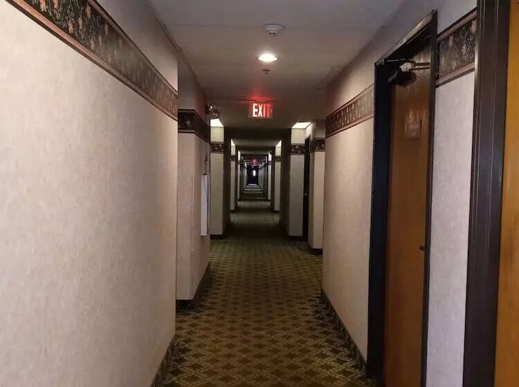 ホテル New Martinsville Inn