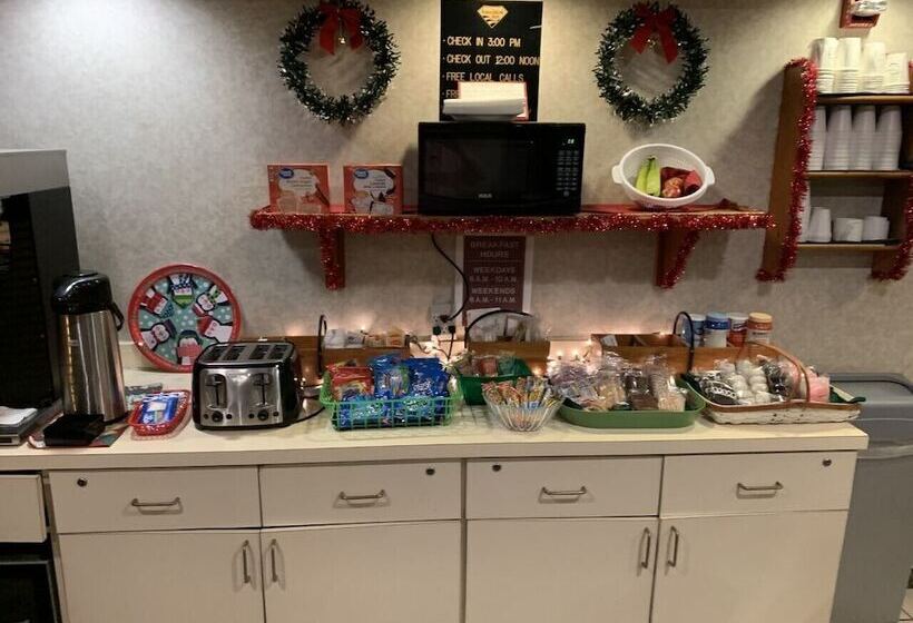 Отель New Martinsville Inn