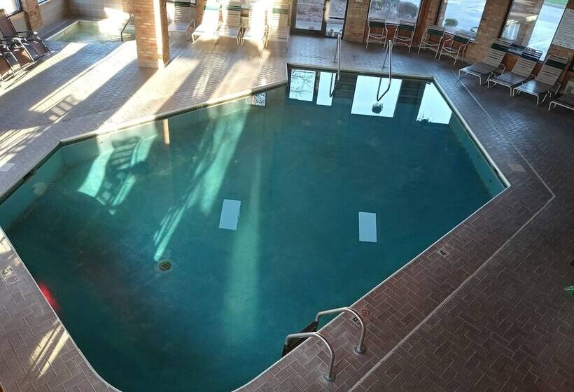 Отель New Martinsville Inn