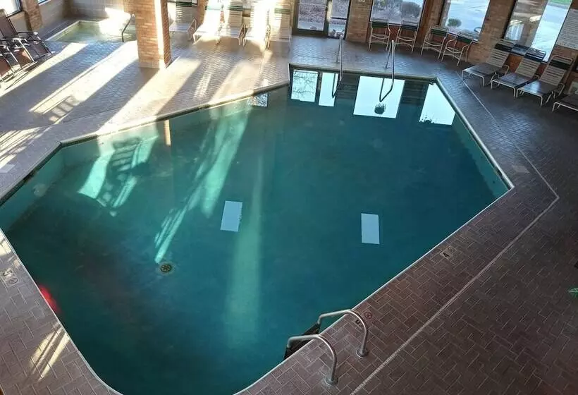 ホテル New Martinsville Inn