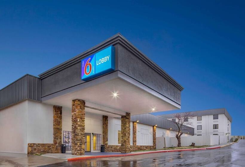 فندق Studio 6 Bartlesville  Ok