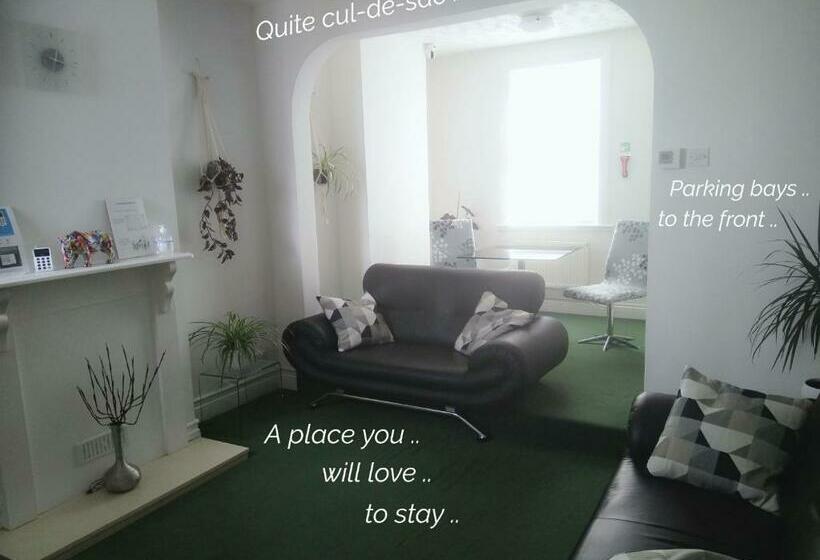 بنسيون Victorian Terrace Old Stoke With Self Check In And Free Parking Rooms At Ipswichdigs