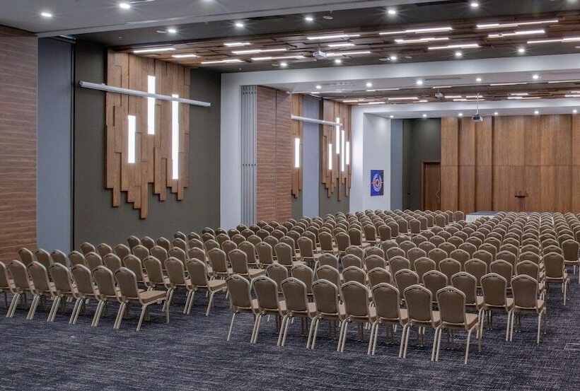 ホテル Doubletree By Hilton Manisa