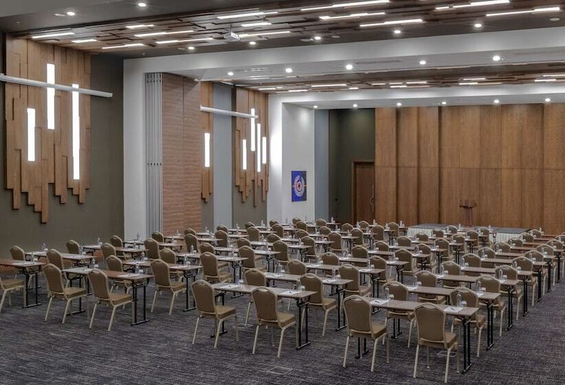 ホテル Doubletree By Hilton Manisa