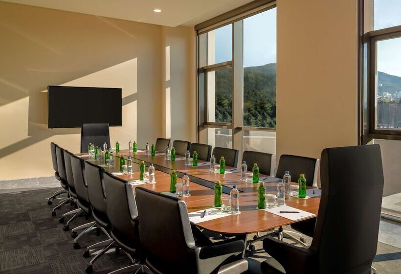 ホテル Doubletree By Hilton Manisa