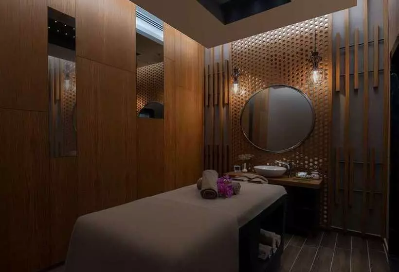 ホテル Doubletree By Hilton Manisa