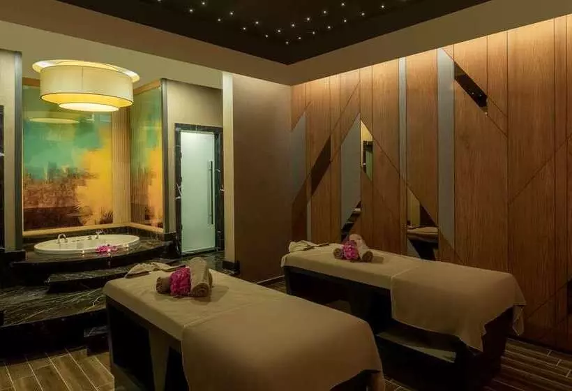 ホテル Doubletree By Hilton Manisa