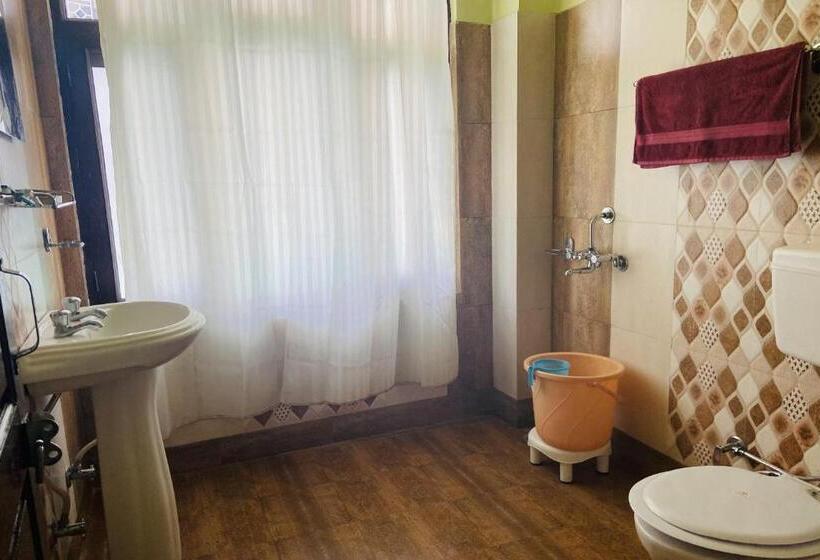 Hotel Oyo 84619  Himalaya