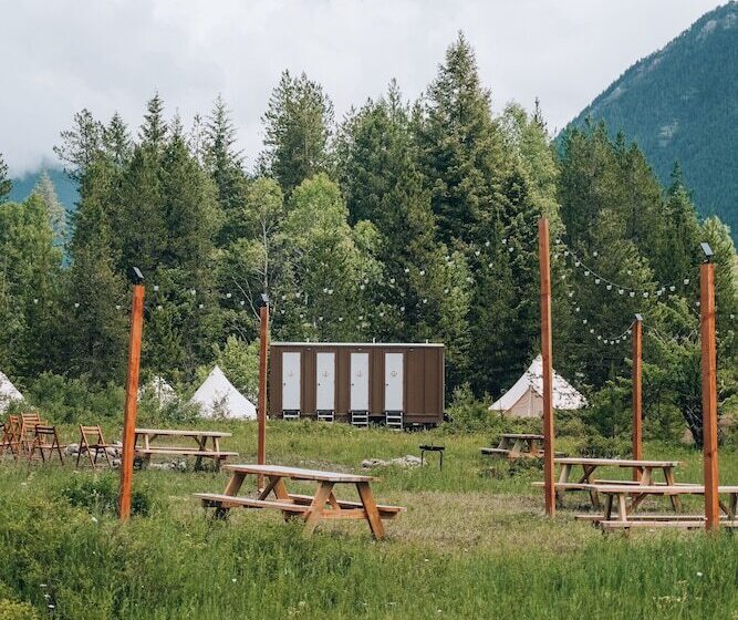 בית מלון כפרי Wander Camp Glacier