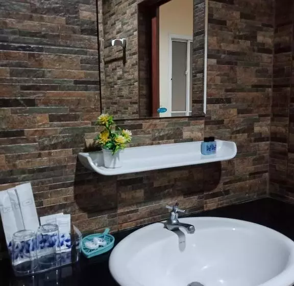 Little Lotus Siam Guesthouse At Rawai