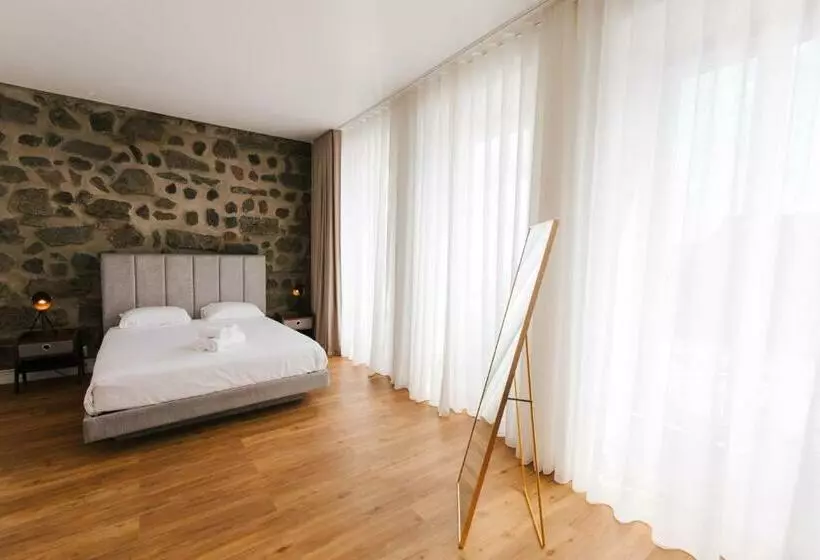 پانسیون City Stone House