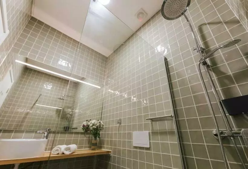 پانسیون City Stone House