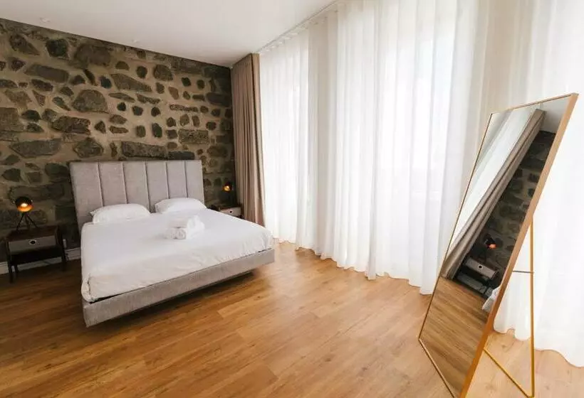 پانسیون City Stone House