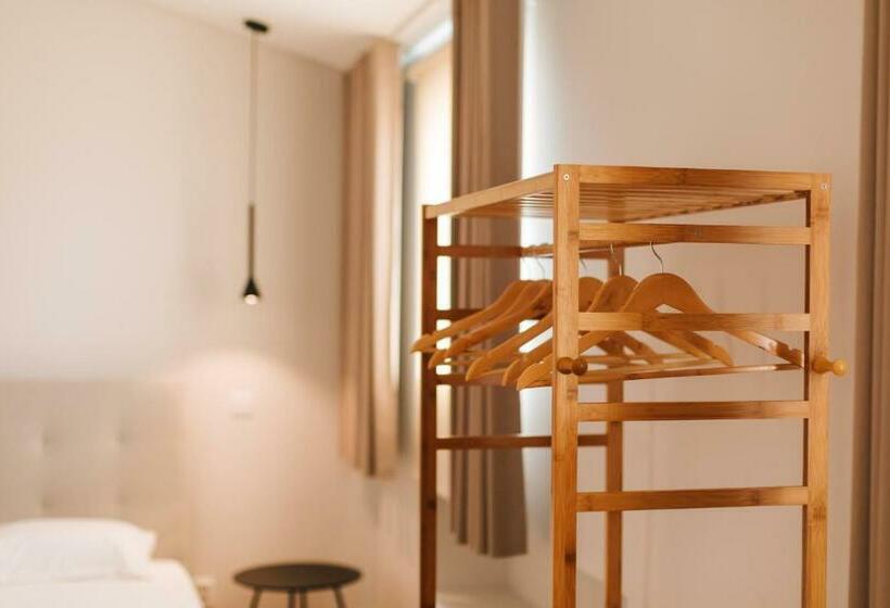 פנסיון City Stone House