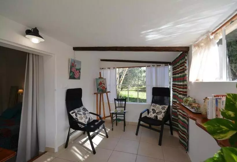 Aamiaismajoitus (B&B) Le Cabanon De L Olivette