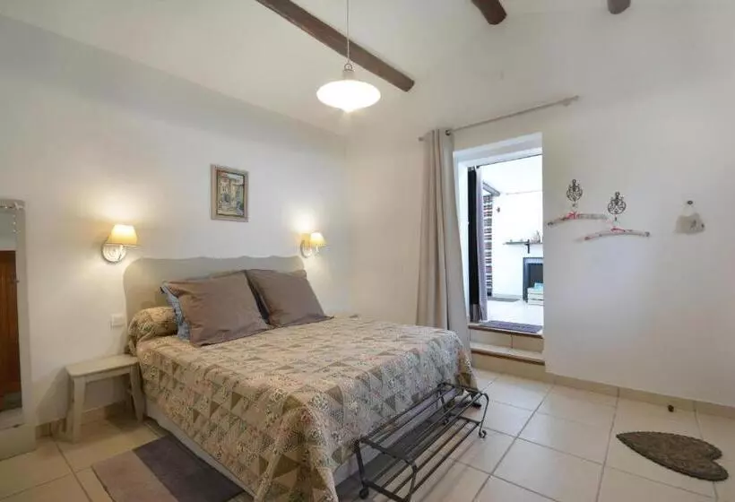 Aamiaismajoitus (B&B) Le Cabanon De L Olivette