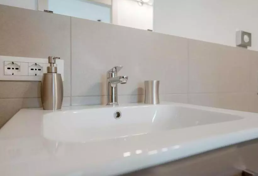 Aamiaismajoitus (B&B) Villa Monte Bianco