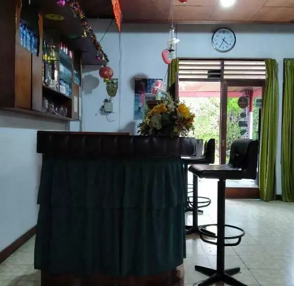 ホテル Olibert Parapat Ajibata Mitra Reddoorz