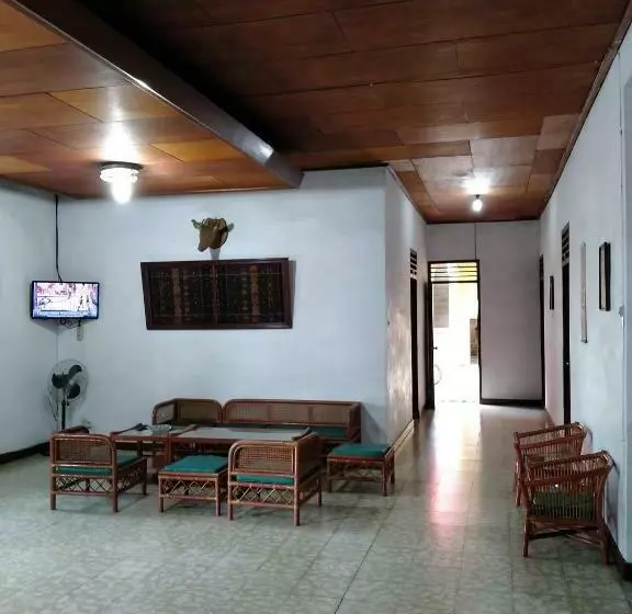 ホテル Olibert Parapat Ajibata Mitra Reddoorz