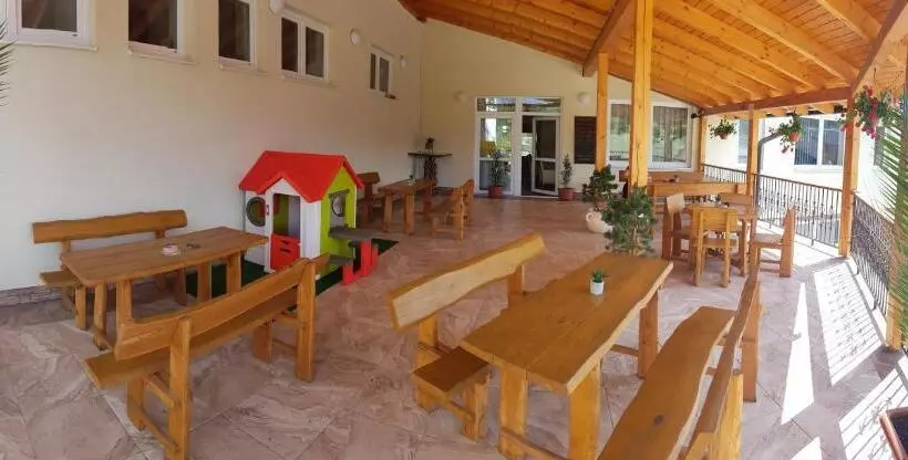 Majatalo Agrohotel Tri Brezy