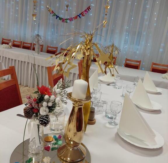 פנסיון Agrohotel Tri Brezy