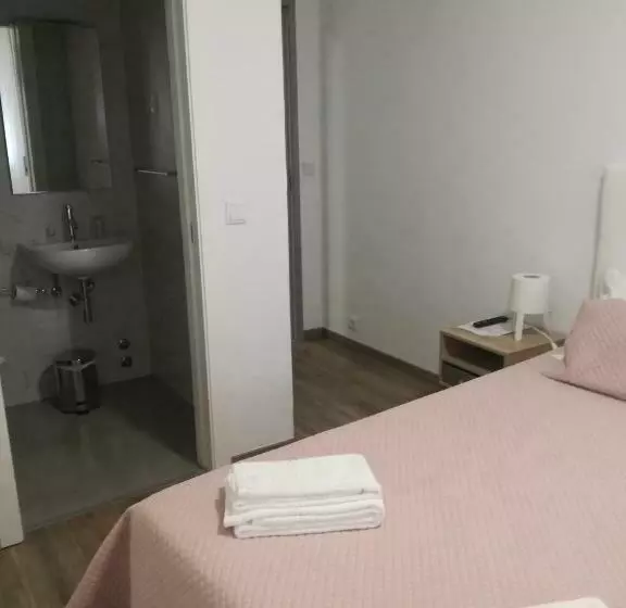 ペンション Baixinho Guest House