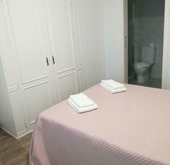 بنسيون Baixinho Guest House