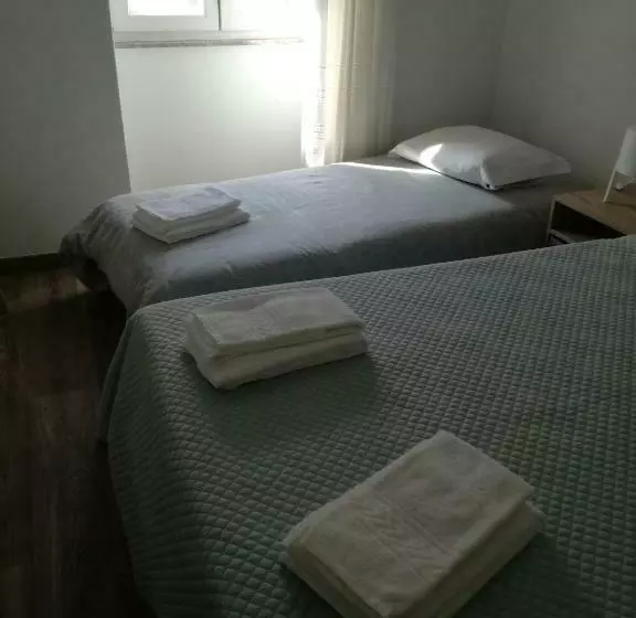 ペンション Baixinho Guest House