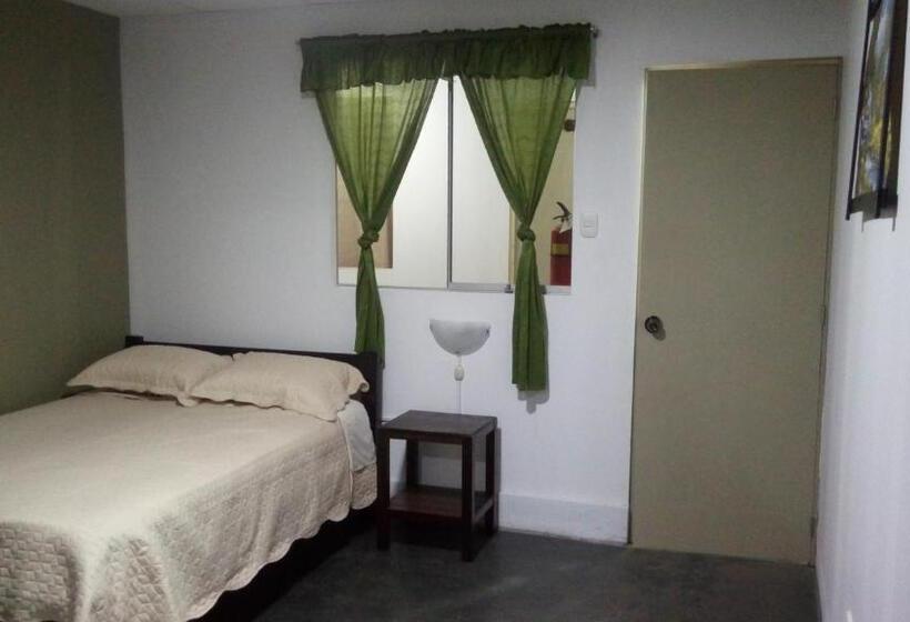 펜션 Hospedaje Tirol Lodging Spa