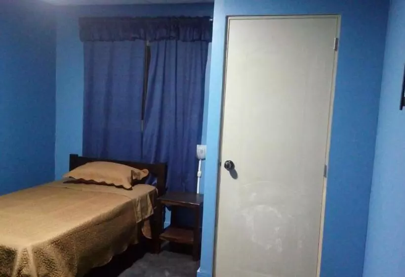 ペンション Hospedaje Tirol Lodging Spa