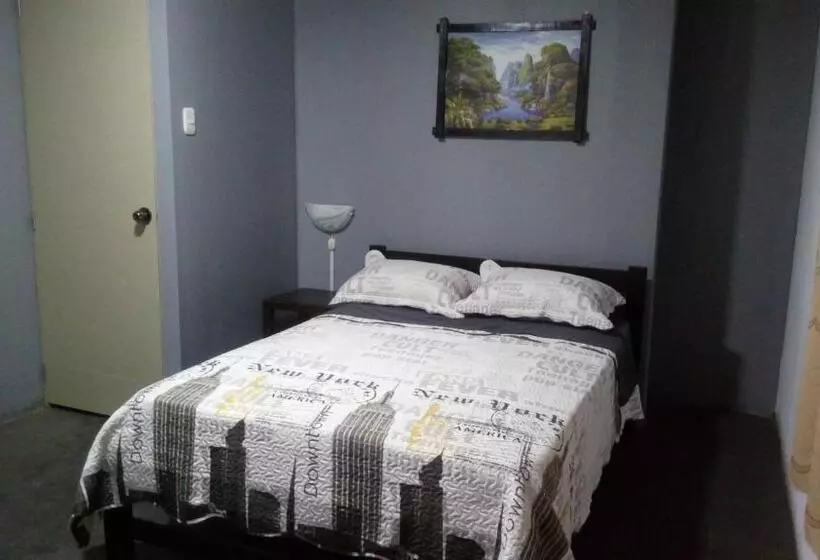 ペンション Hospedaje Tirol Lodging Spa