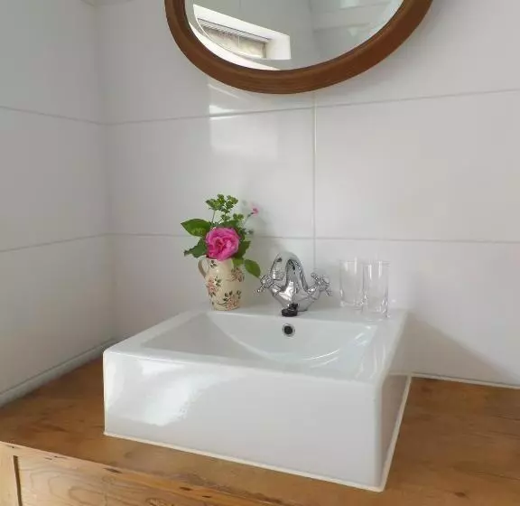 Aamiaismajoitus (B&B) Bij De Buren